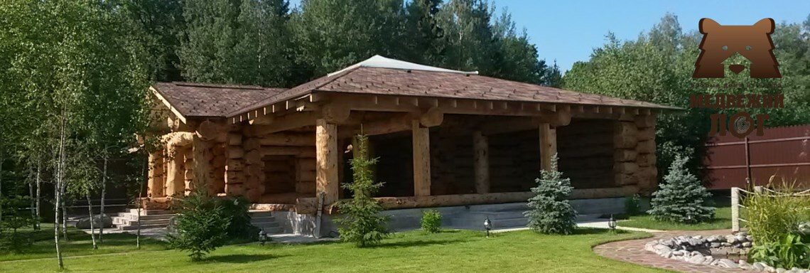 Construction wooden handcrafted log homes